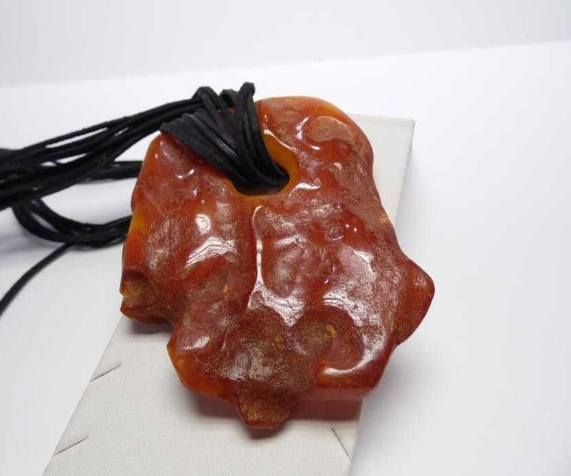 Autorski naszyjnik bursztyn rzemienie srebrne zapięcie.