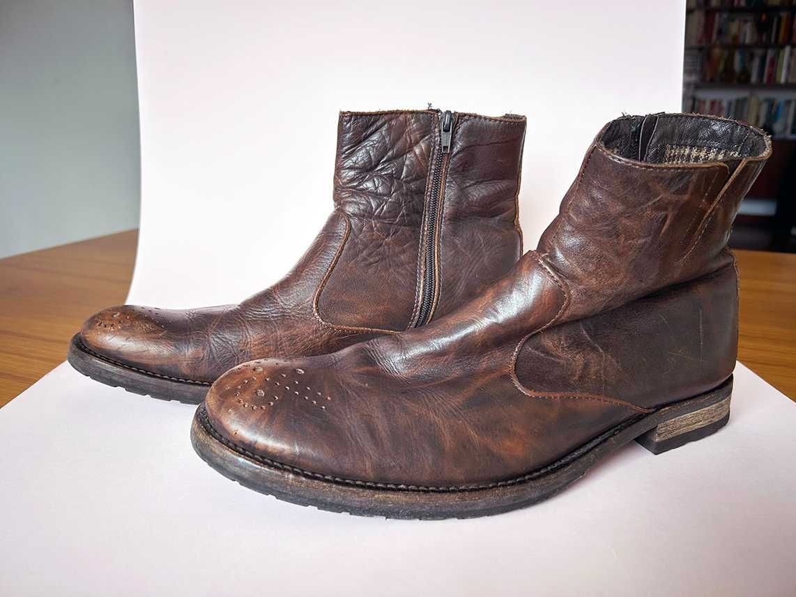 Botas de pele castanha estilo vintage