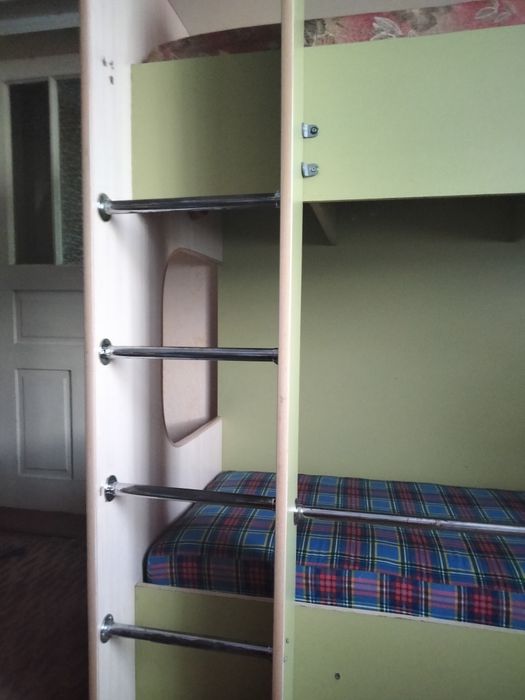 Двох Яросне ліжко