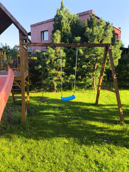 Domek drewniany zjeżdżalnia dla dziecka plac zabaw