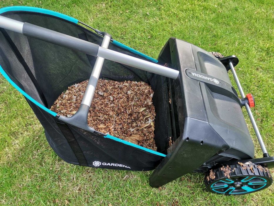 Zamiatarka zbieracz do liści i trawy ręczny 100 L Gardena 3565/20