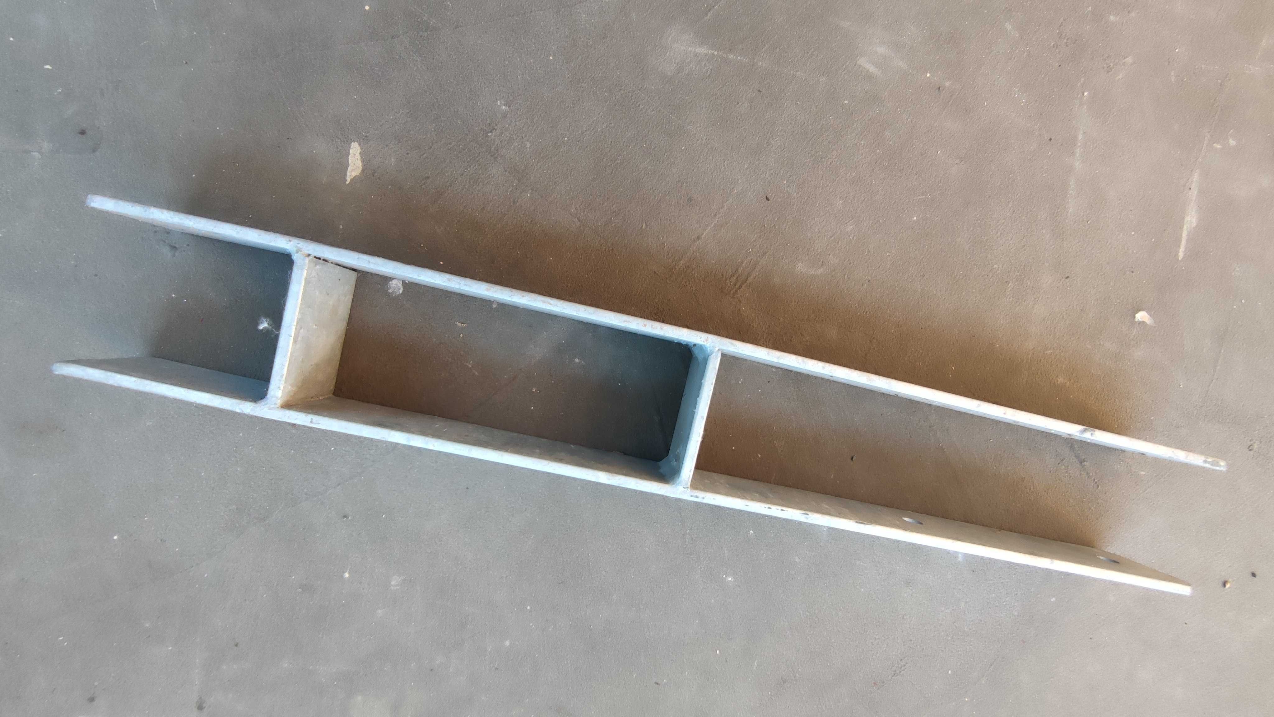 Podstawa kotwa do słupa do betonu wmurowania, 70 x 600 mm NOWA Wawa