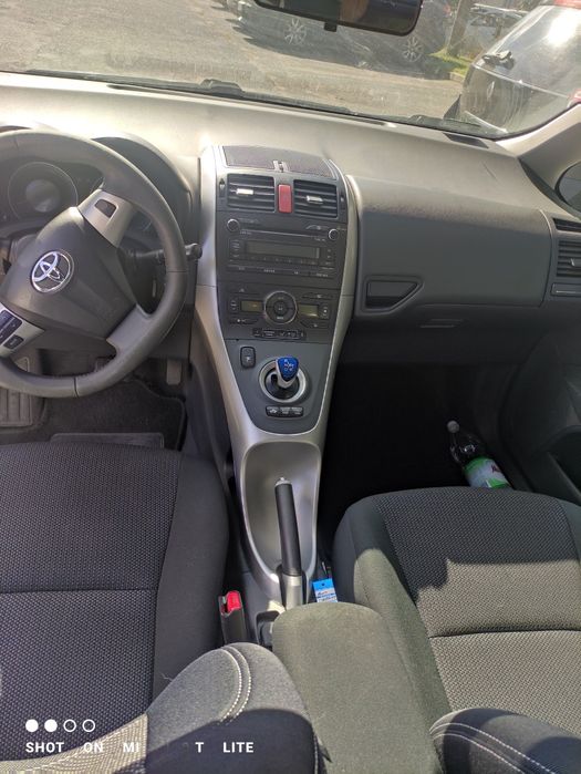 Toyota Auris 1.8 benzyna Hybrid super stan