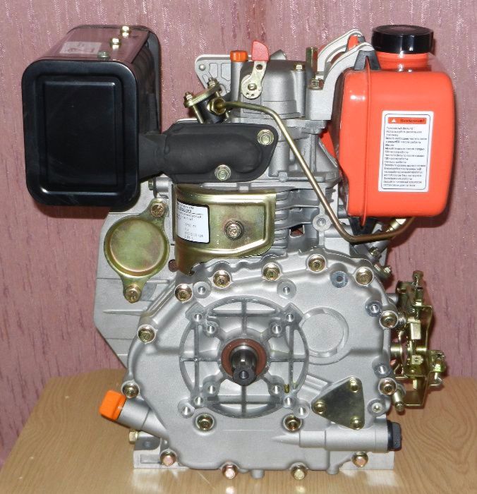 Двигатель Дизельный на Мотоблок Зубр (ZUBR) 178F на Шлицах Ручной стар