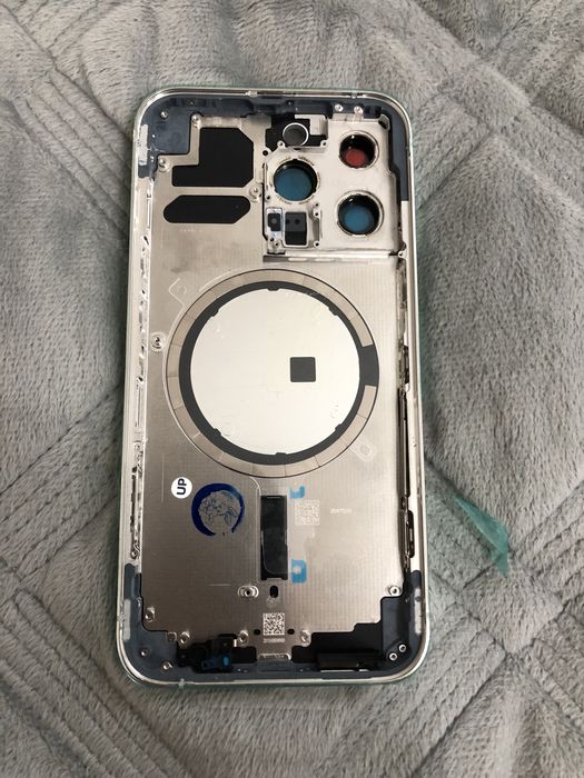 Продам корпуси на Айфон Х і на Айфон 13pro