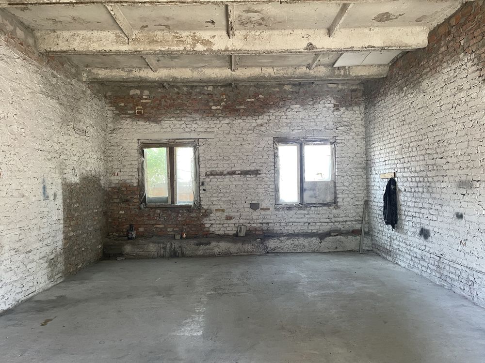 Продаж приміщень під сто, склади, виробництво