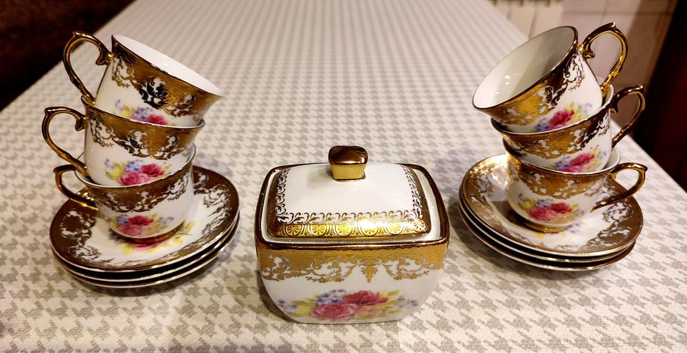 Витончений кавовий сервіз на 6 персон. Вироблено і привезено із Італії