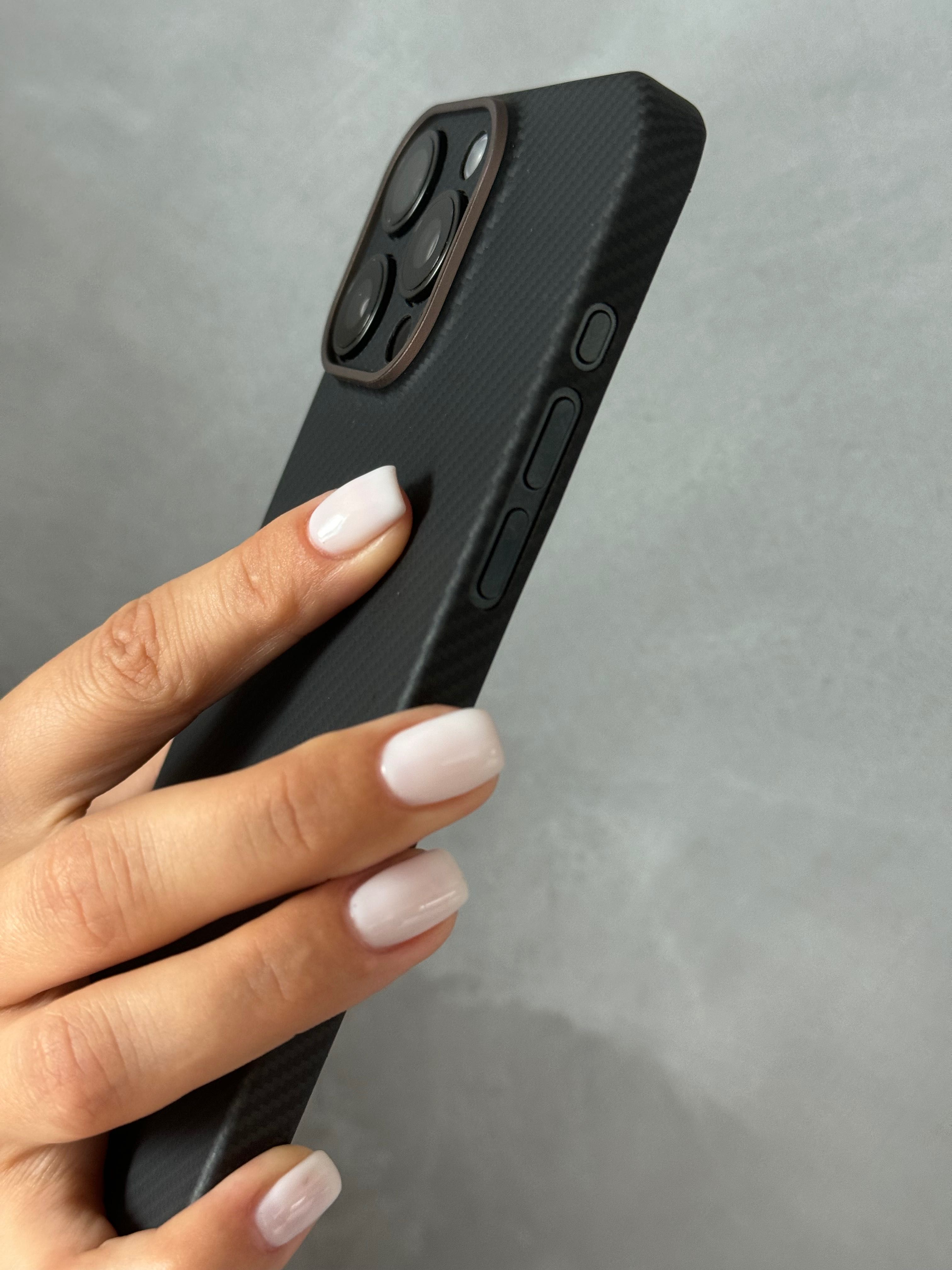 Карбоновый чехол с защитой камер iPhone 15 Pro Max
