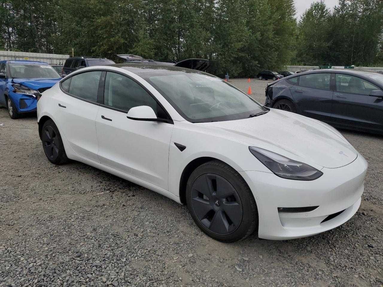 Tesla Model 3 2021 Пригон зі США