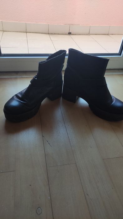 Botas pretas plataforma