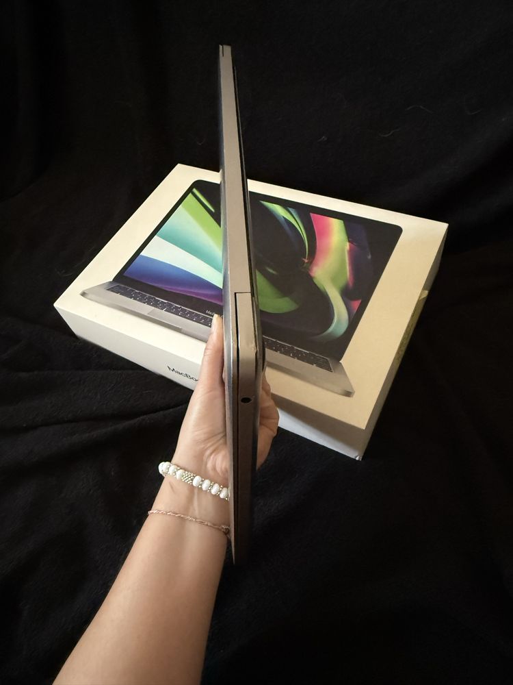 Macbook pro 13 16/2TB M1 custom