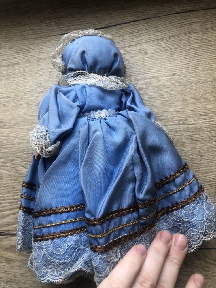 Фарфоровая кукла из Франции