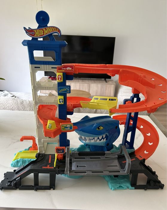 Hot Wheels Atak Rekina
