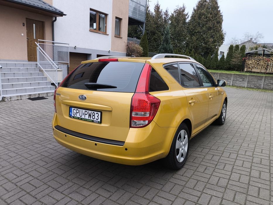 KIA Ceed 1,6 Vision Benzyna 2010r Złoty SuperAuto