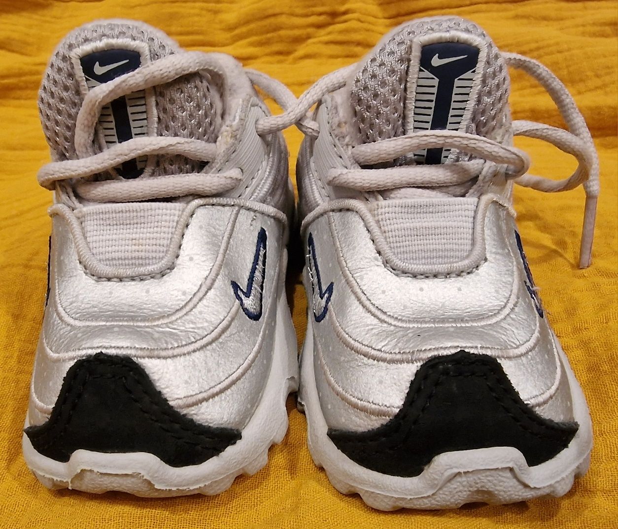 Buciki buty chłopięce adidaski Nike r.19