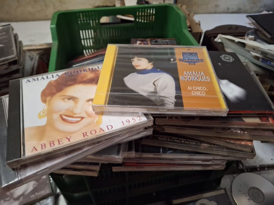 25 CDs de Amália Rodrigues