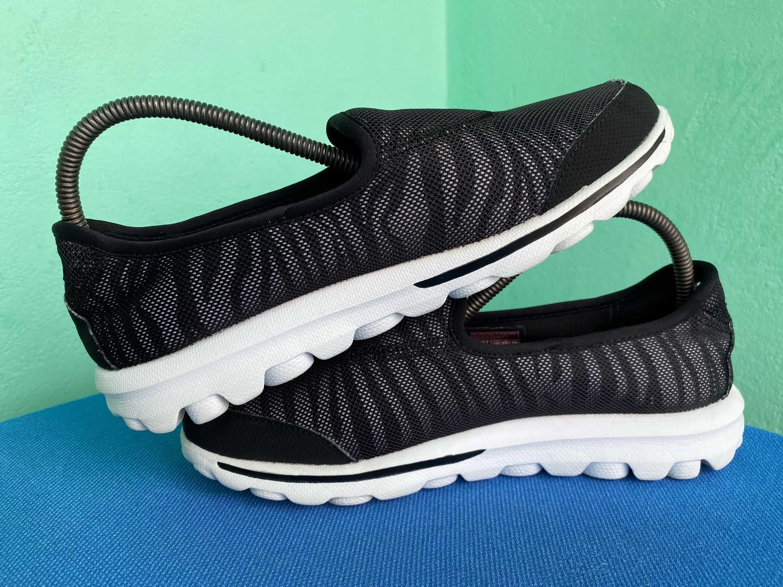 Сліпони Skechers Go Walk Extract