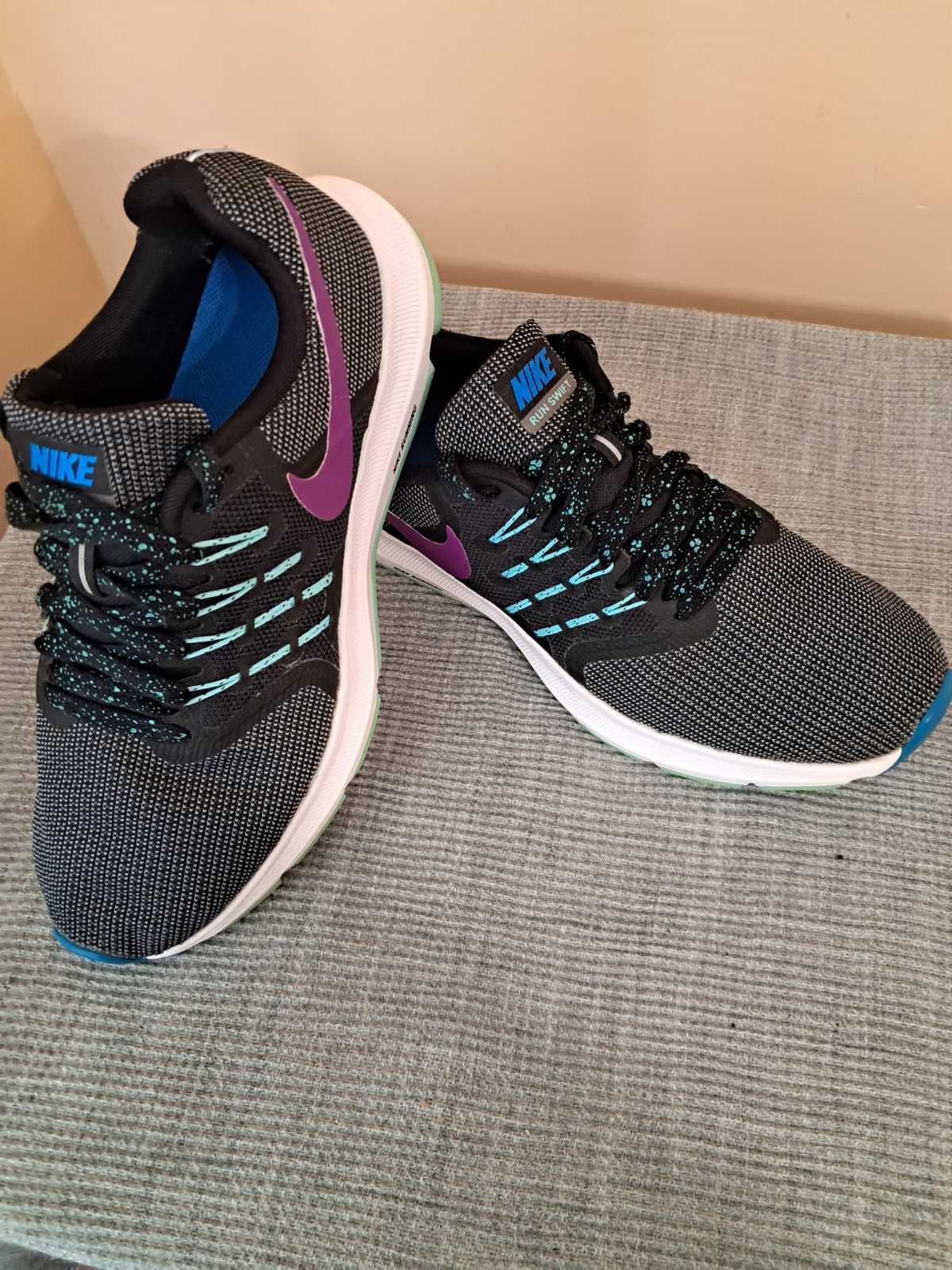 Nike Run Swift р 40,5
Розмір 40,5
Устілка 26 см
Виробник Вєтнам 
Ціна