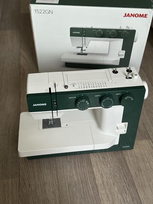 Швейна машина Janome 1522GN