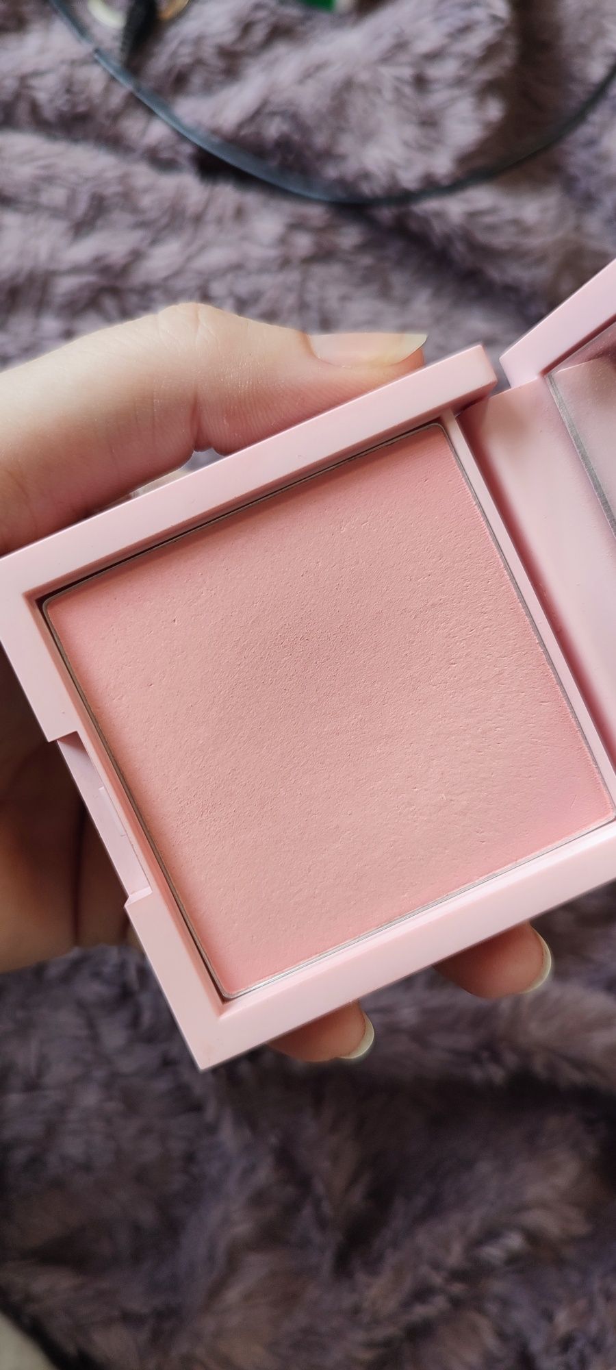 Róż Kylie Jenner odcień Pink Power