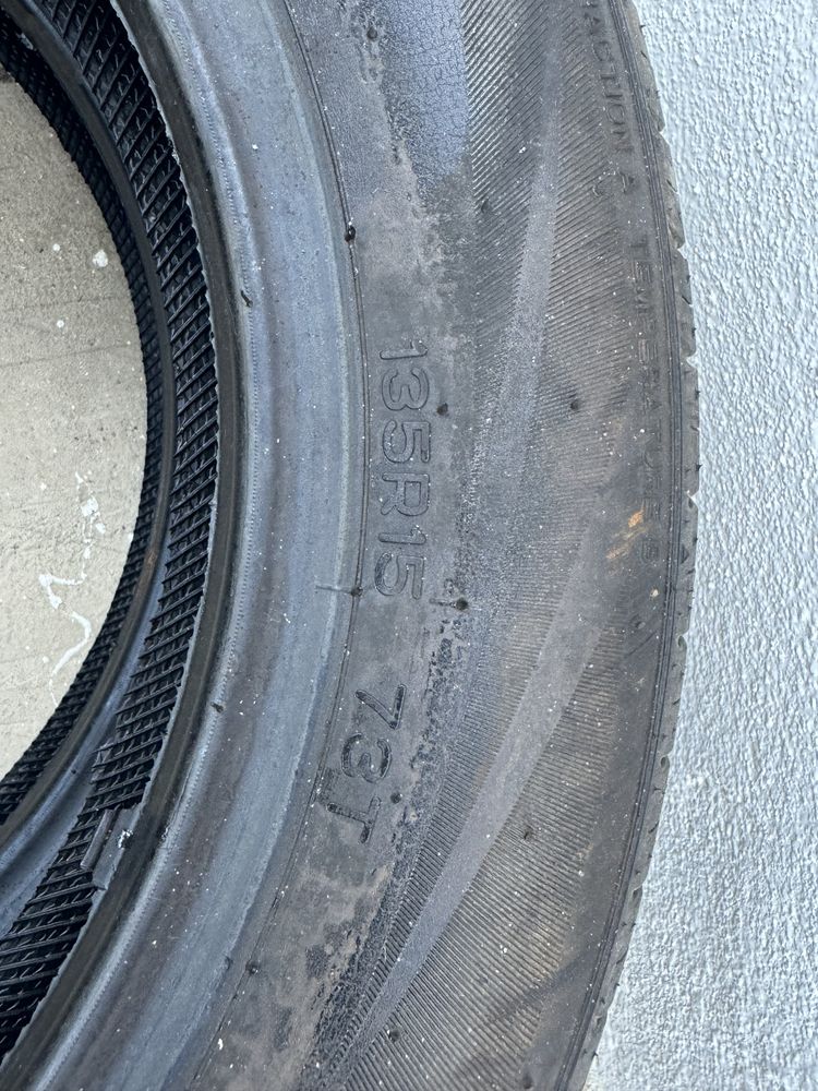 Pneus 135/80 R15