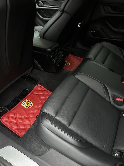 Porsche Taycan 4s 2021 року 571 к.с.