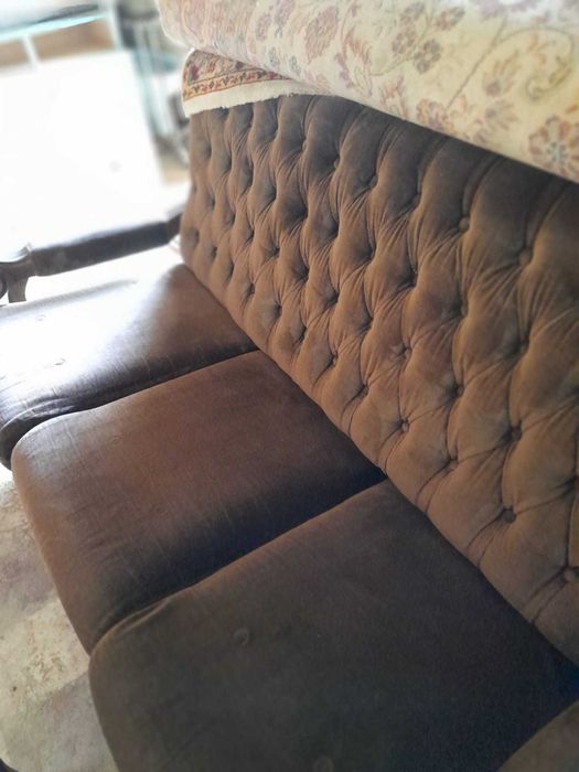 Sofá-cama de três lugares + 2 individuais - veludo castanho e capitone