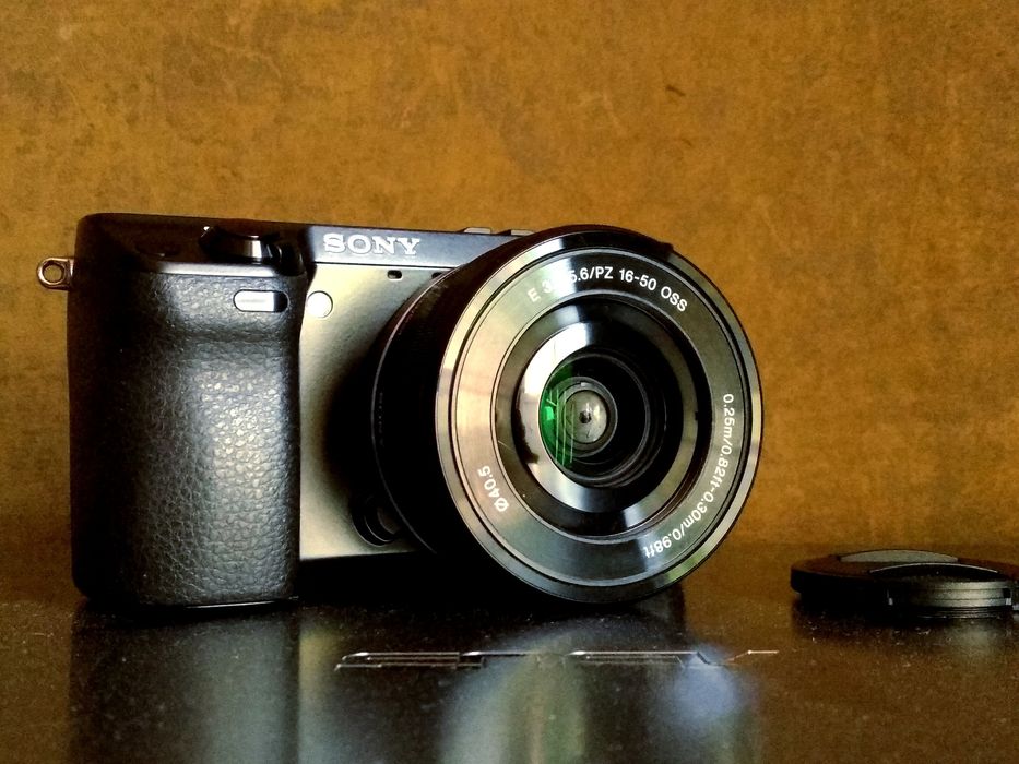 4850 кадрів Беззеркальний Sony Alpha Nex-7 ФЛАГМАН + SONY PZ 16-50 OSS
