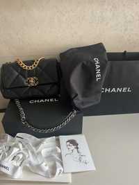 Chanel 19 Hangbag