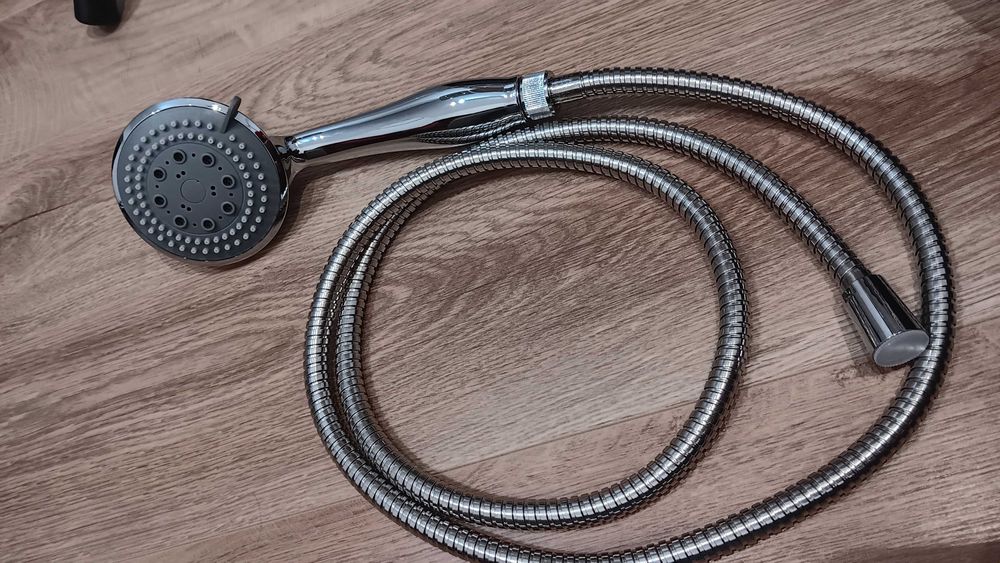 Słuchawka prysznicowa wraz z wężem zestaw Livarno