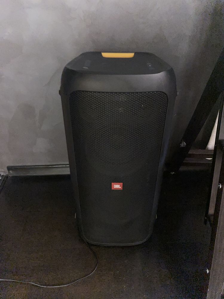 Колонка JBL PartyBox300