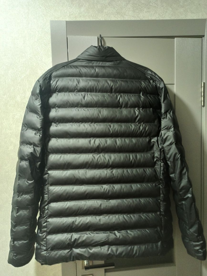 Зимова куртка 52-54р.