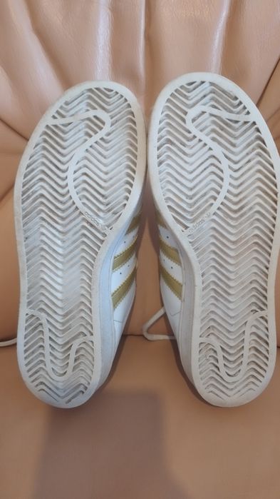 Buty sportowe Adidas superstar rozmiar 35