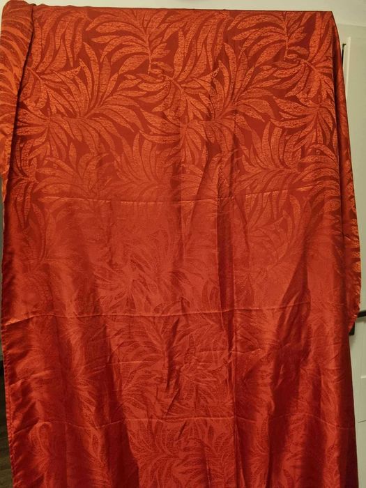 2x Czerwona duża zasłonka we wzorki