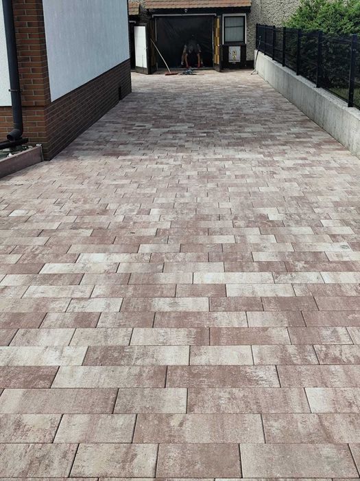 Usługi brukarskie, prace ziemne, 
Usługi  Minikoparka, Ładowarką