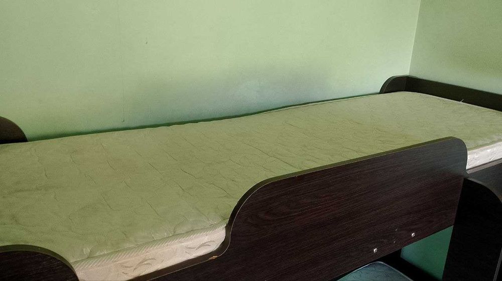 Двоярусне дитяче ліжко