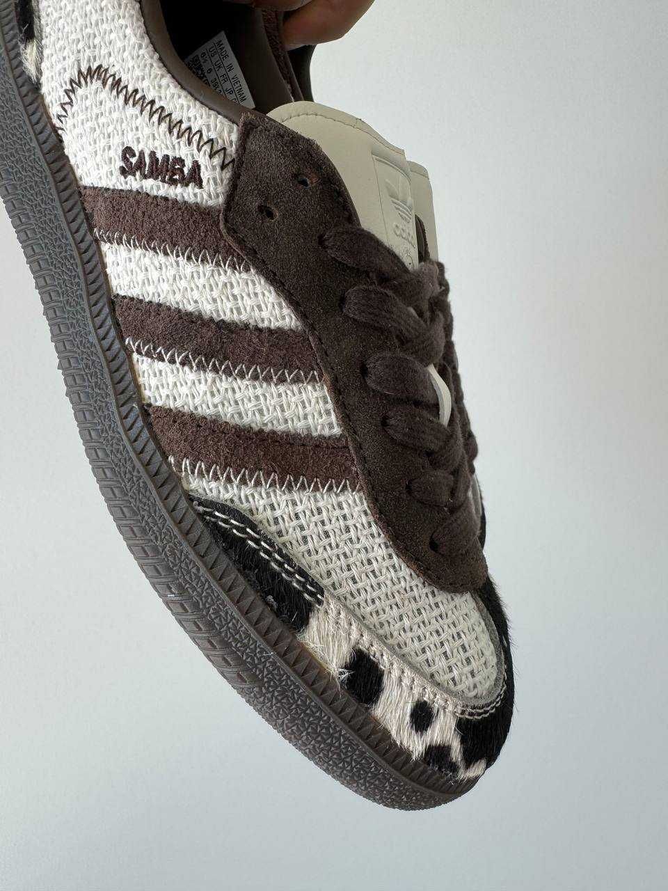 Жіночі кросівки Adidas Samba x No Title Cow print білий з чорним 0721