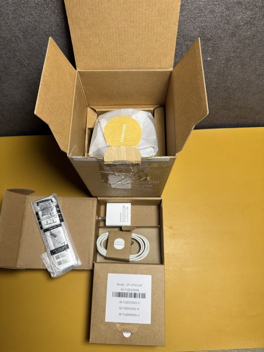 Портативний проектор SAMSUNG The Freestyle Gen 2 (SP-LFF3CL)