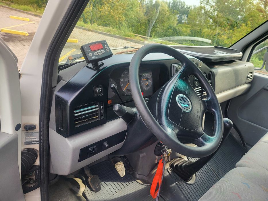 VW LT 46 2,5 TDI 109KM, chlodnia 8 palet, winda