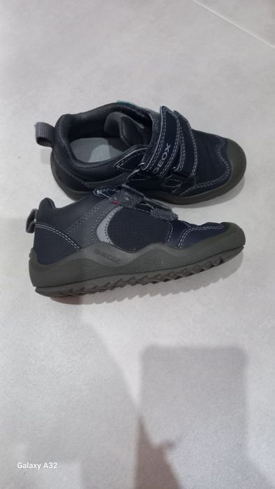 Vários ténis menino