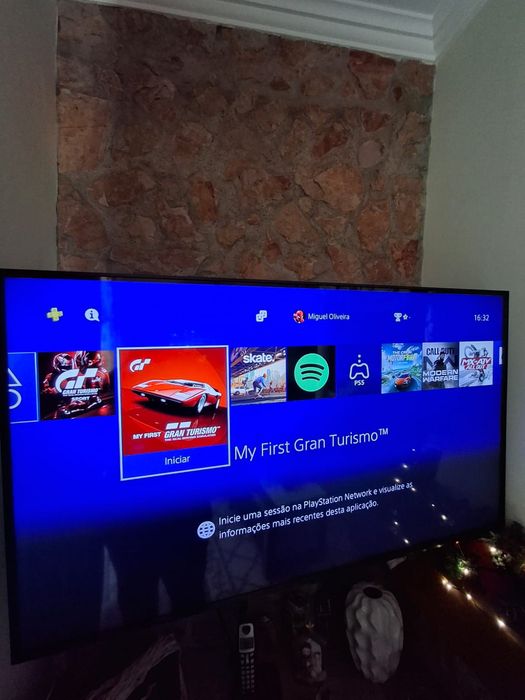 PS4 500GB em ótimo estado + jogos incluídos