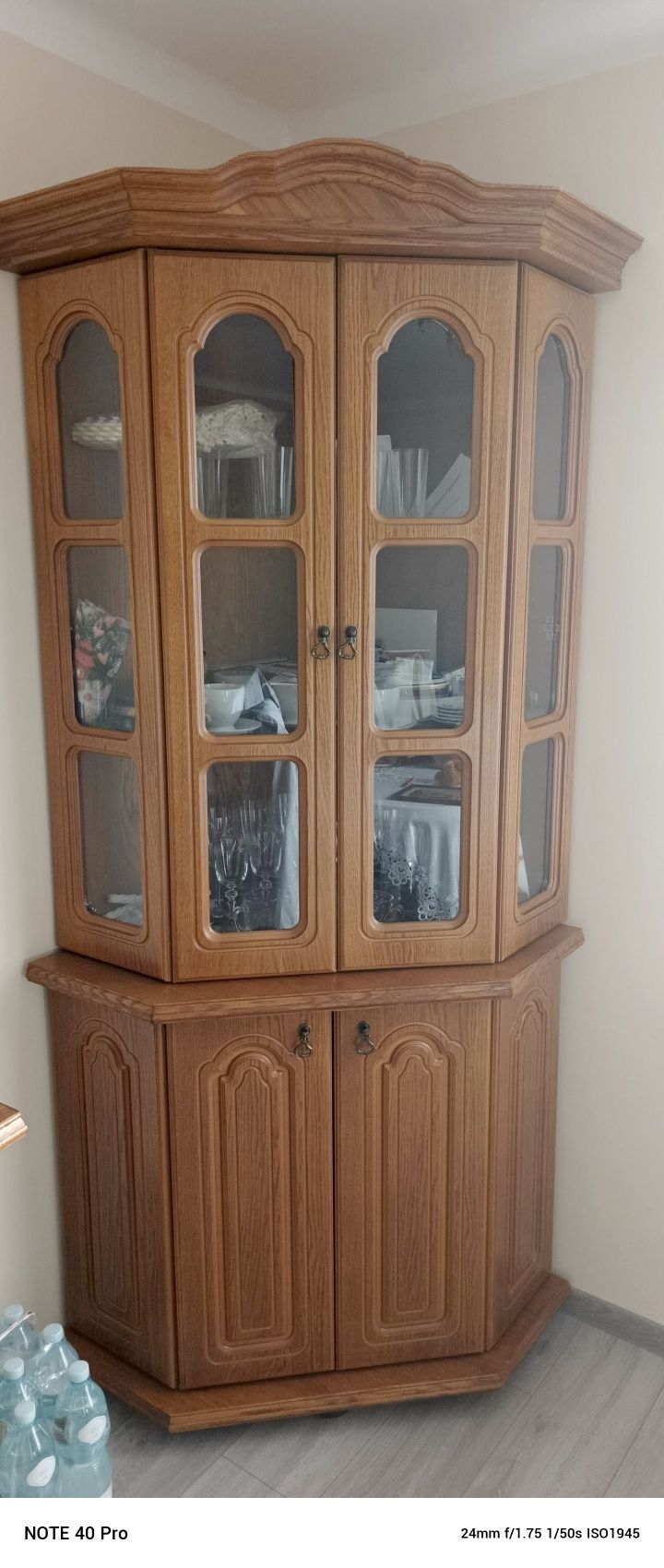 Komoda z witryną