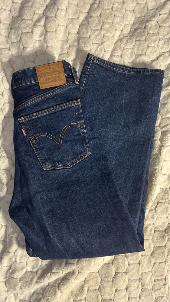Джинси Levis жіночі