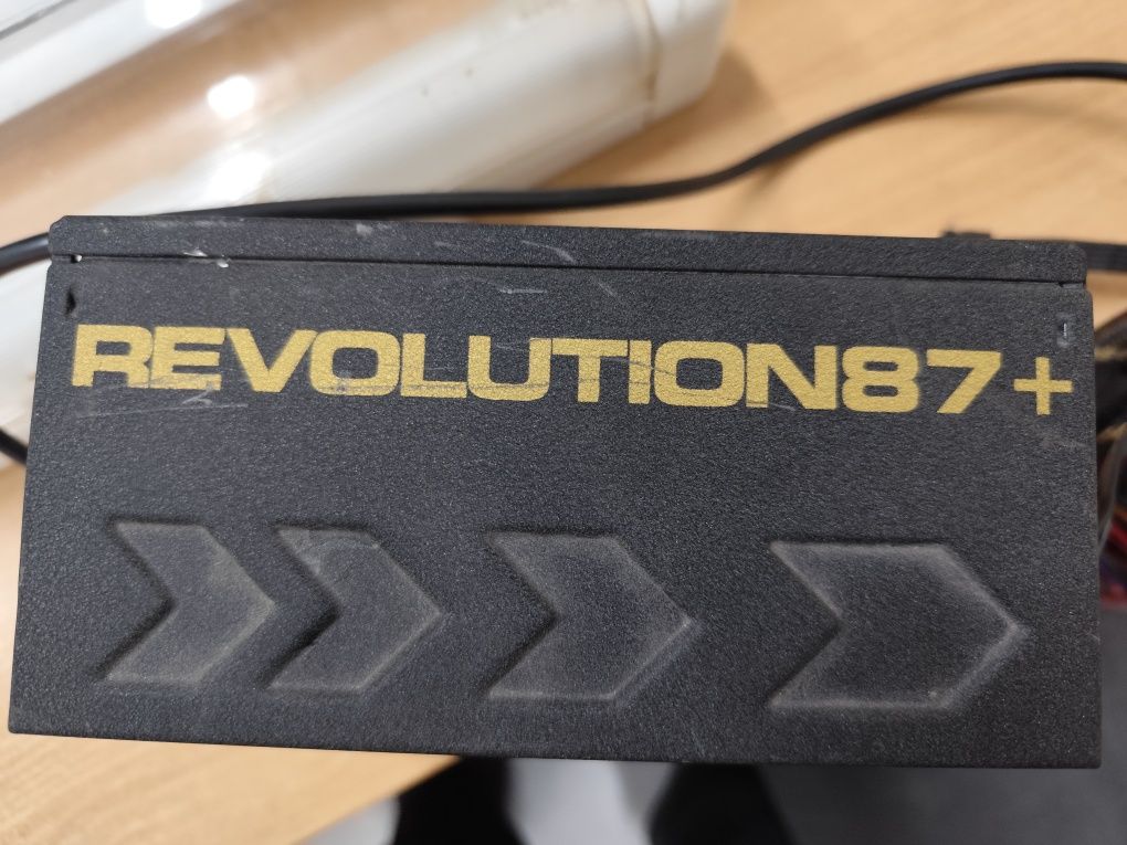Блок питания 1000W REVOLUTION 87+ ENERMAX (ERV1000EWT-G)