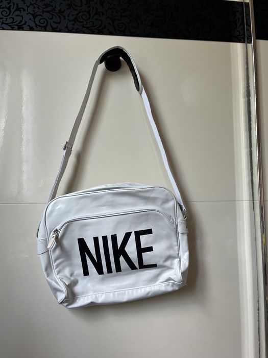 Сумочка на плече Nike