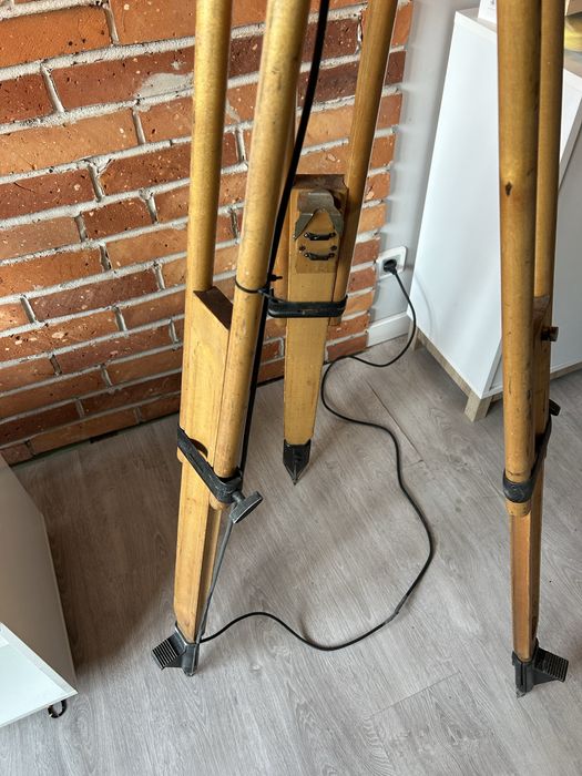 Pampa stojaca ozdobna  niwelator