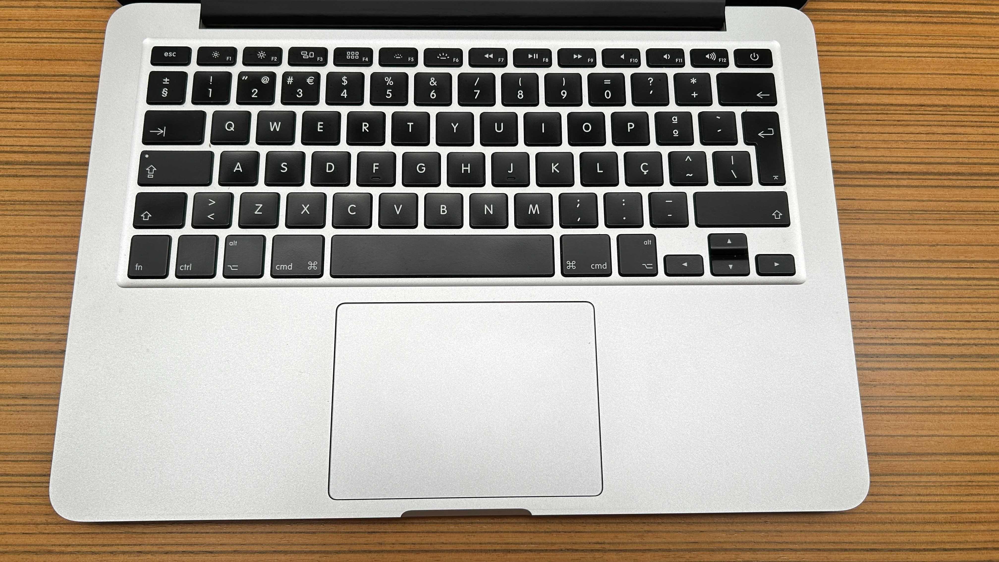 MacBook Pro - Sequoia (Rooted)
