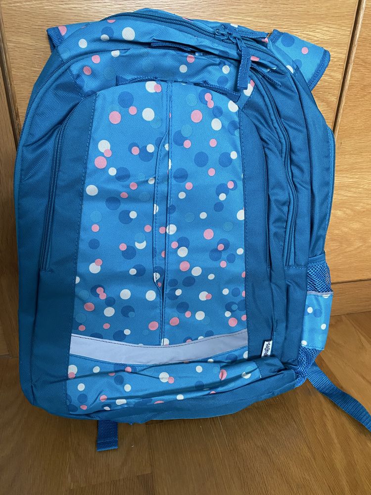Mochila escolar nova