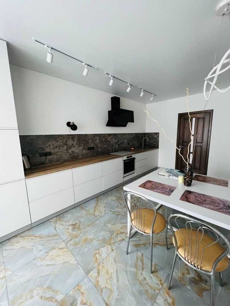 Новобудова з ремонтом, Виставка 2к квартира 80м2 39214