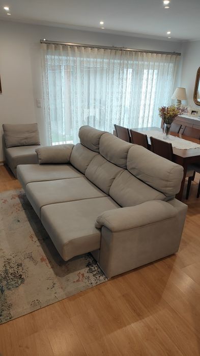 Vendo sofá com puff em óptimo estado.